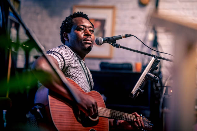 CONCERT: Aimédoh / Photos © 2022 Bert Blondeel in opdracht van Vluchtelingenwerk Vlaanderen