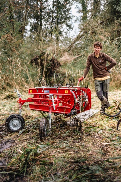 Reportage: Natuurpunt volunteers gather to clean up the grasslands in the Sint-Onolfspolders / © Bert Blondeel - for Natuurpunt Dendermonding